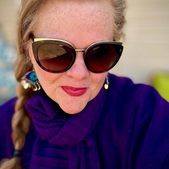 Meet your Posher, Gina - Picture 2 of 2